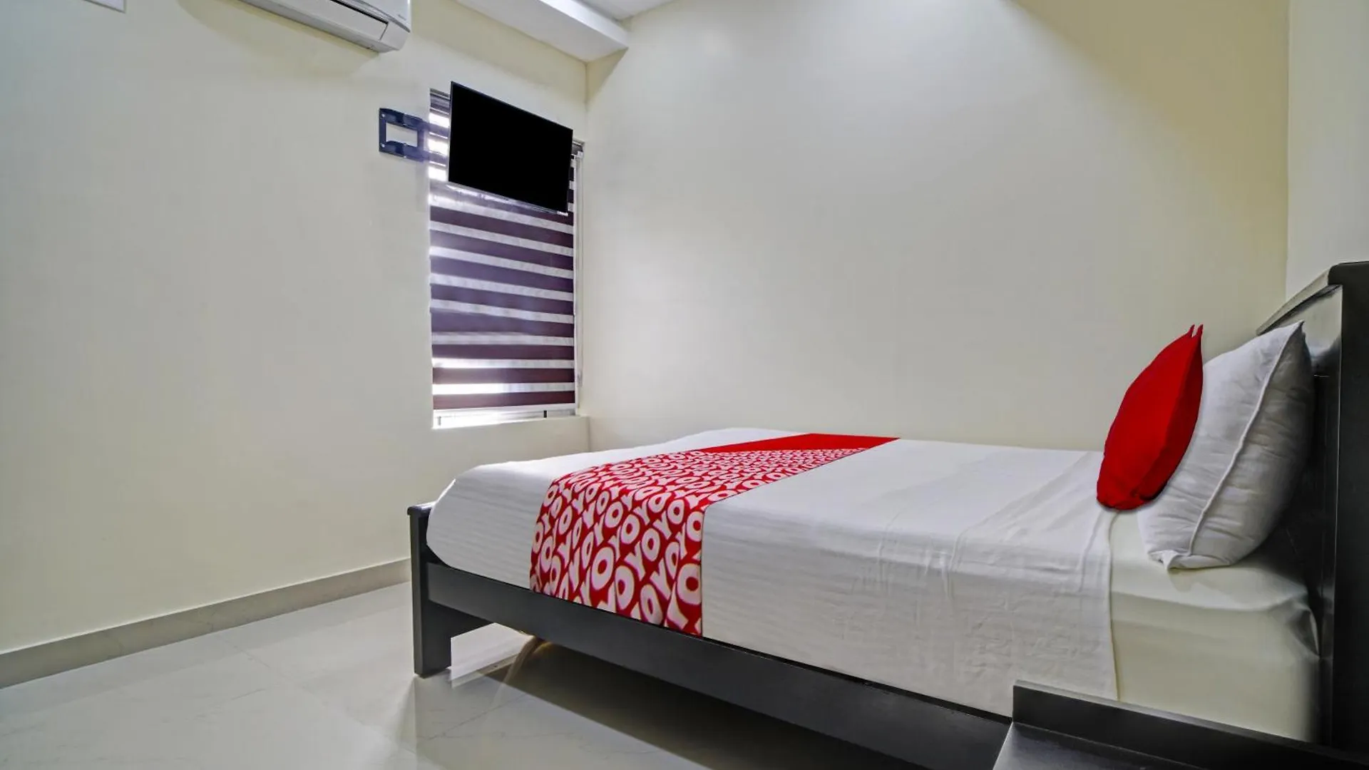 Hotel O Crystal Executive Suites Kochi