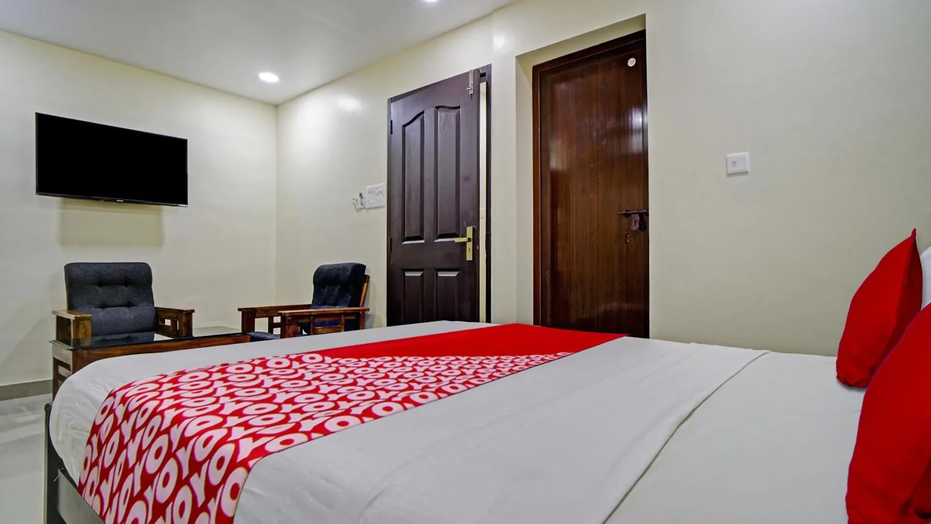 Hotel O Crystal Executive Suites Kochi