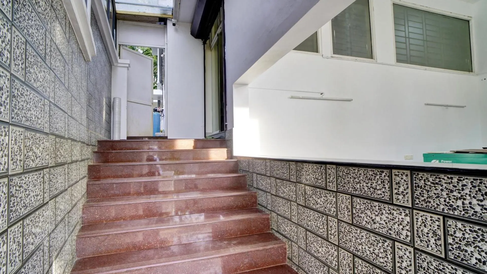 Hotel O Crystal Executive Suites Kochi Hindistan