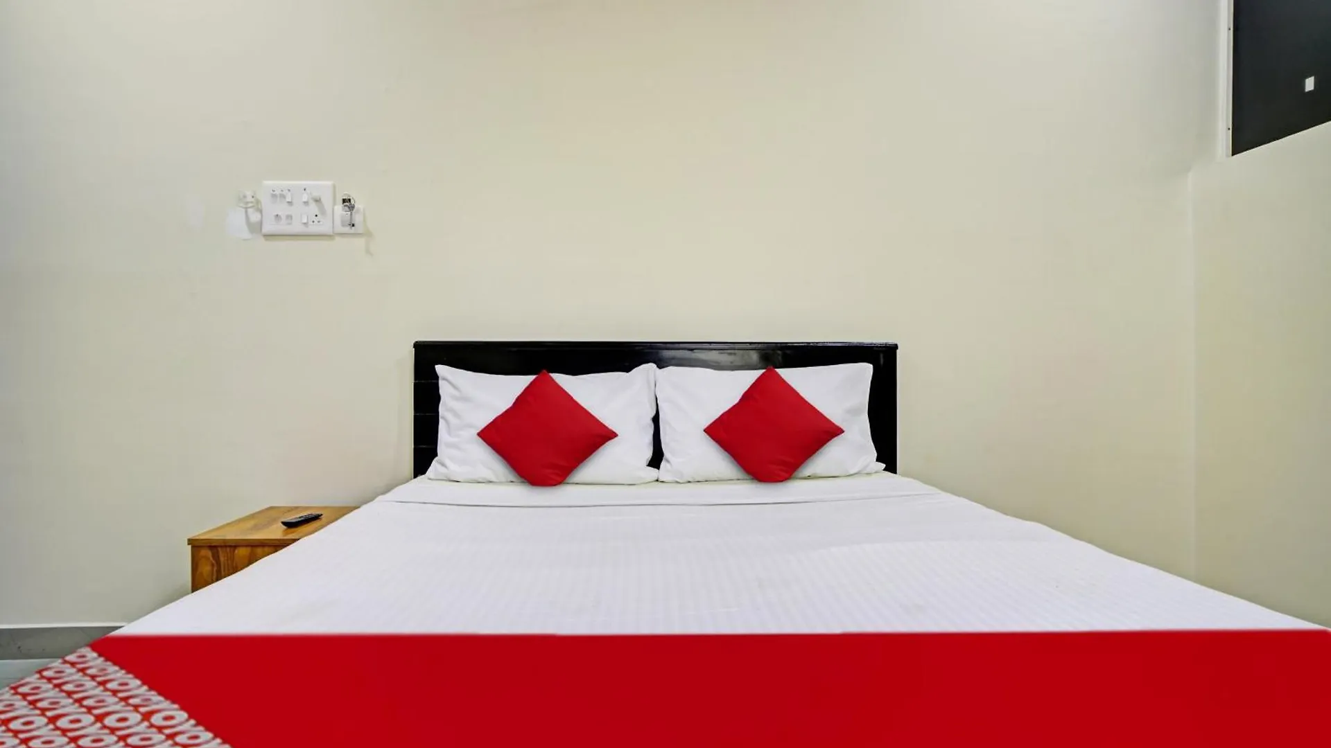Hotel O Crystal Executive Suites Kochi India