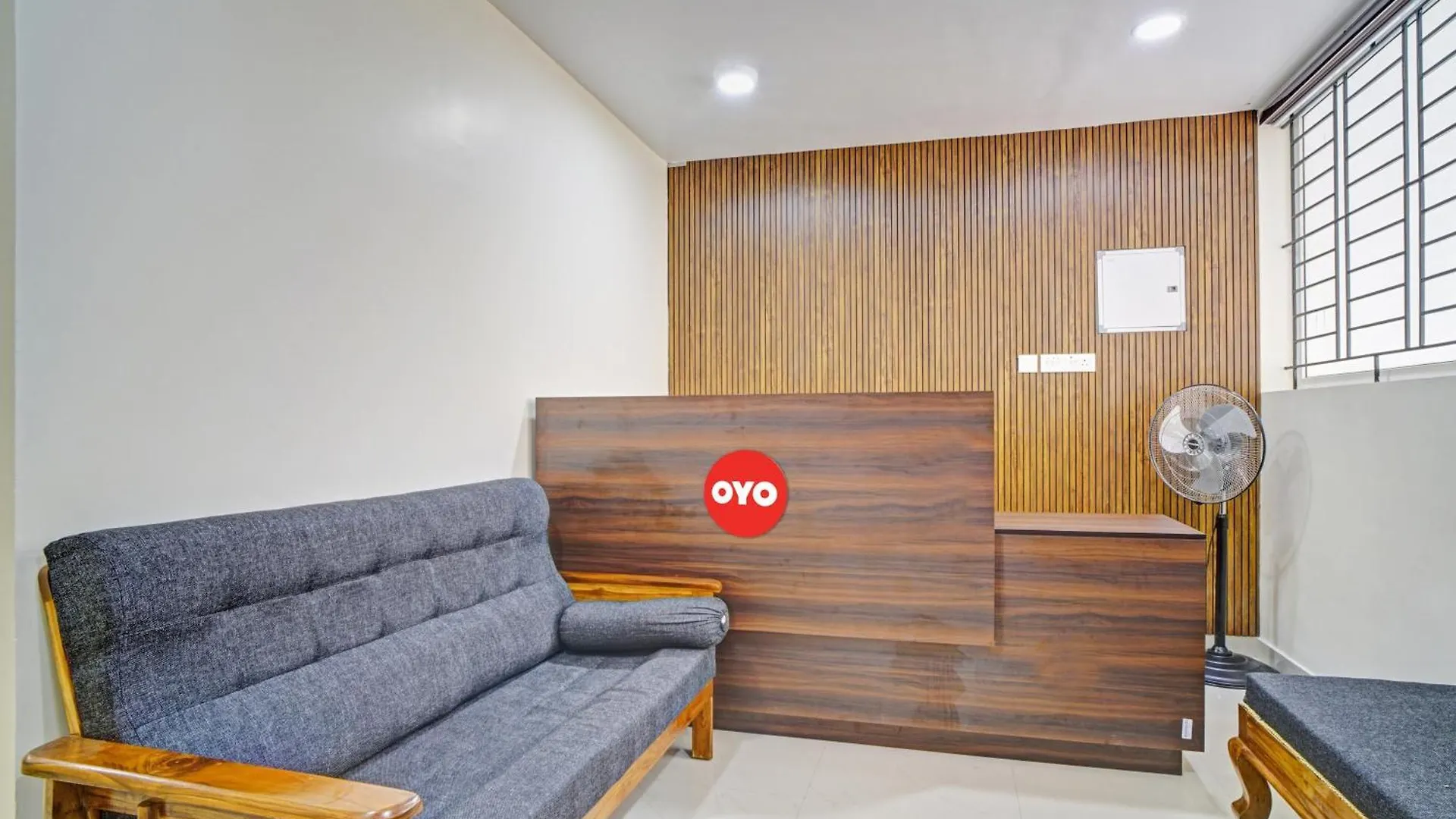 Hotel O Crystal Executive Suites Kochi